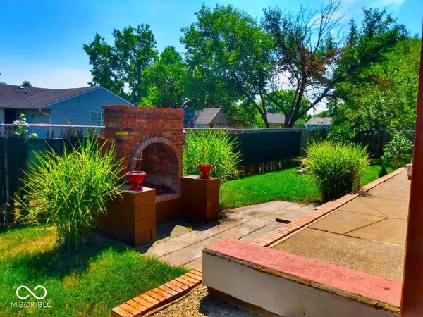 $319,000 | 9425 Pepperidge Drive, Indianapolis, IN 46235