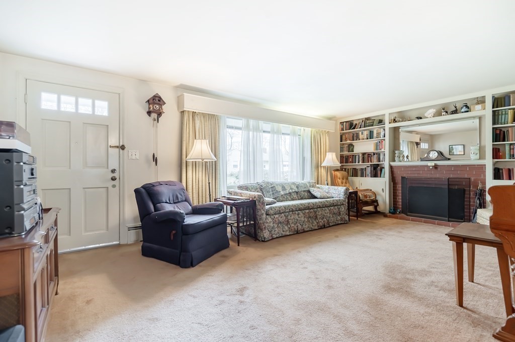 16 Harvard Road Andover, MA 01810 - Photo 4 of 16 Gallery Image 4
