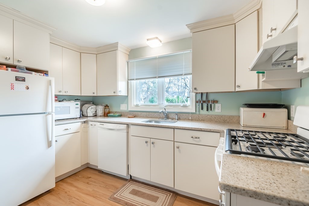 16 Harvard Road Andover, MA 01810 - Photo 8 of 16 Gallery Image 8