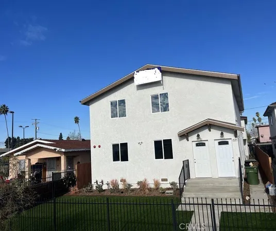 a house view with a outdoor space
