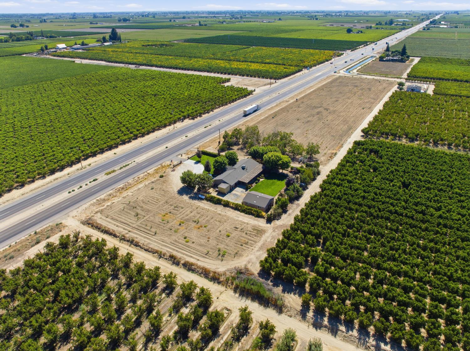 3448 Avenue 416 Reedley, CA 93654 - Photo 6 of 50 Gallery Image 6