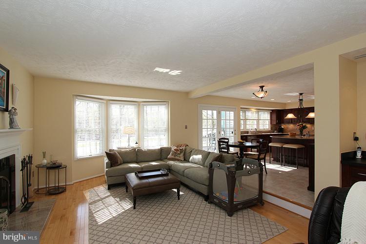 2219 Halter Lane Reston, VA 20191 - Photo 19 of 29 Family Room