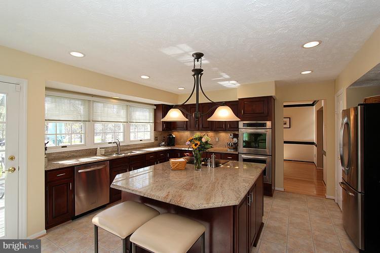 2219 Halter Lane Reston, VA 20191 - Photo 21 of 29 Kitchen
