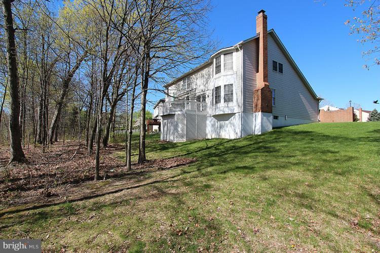 2219 Halter Lane Reston, VA 20191 - Photo 22 of 29 Exterior (Rear)