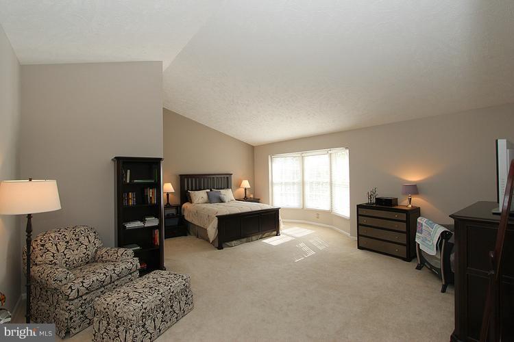 2219 Halter Lane Reston, VA 20191 - Photo 26 of 29 Bedroom (Master)