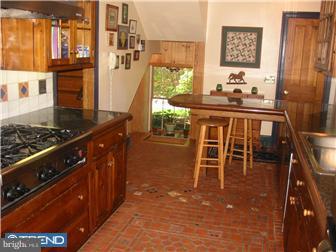 605 Valley Road Havertown, PA 19083 - Photo 6 of 12