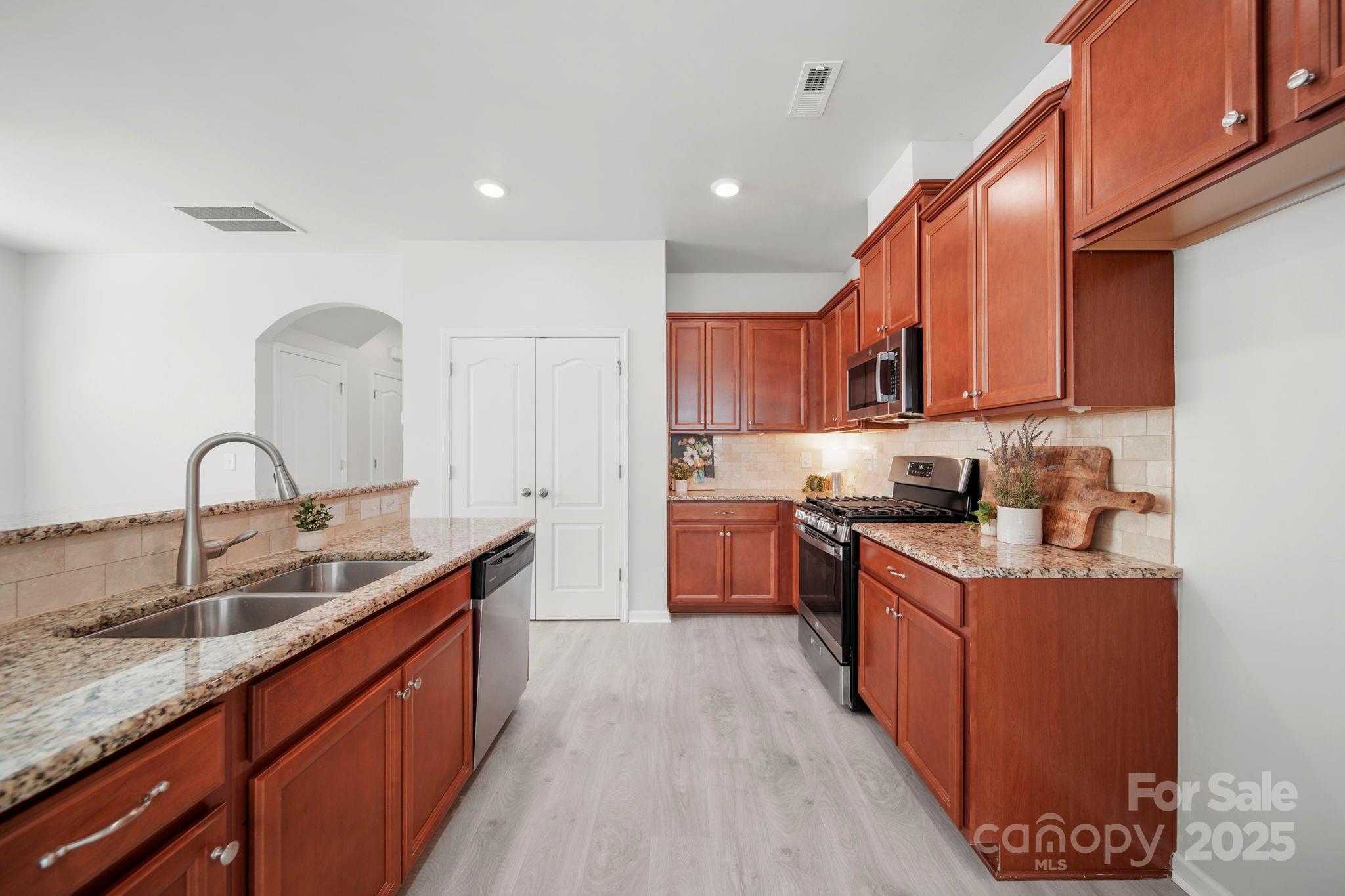 5033 Mockernut Lane Fort Mill, SC 29707 - Photo 7 of 37