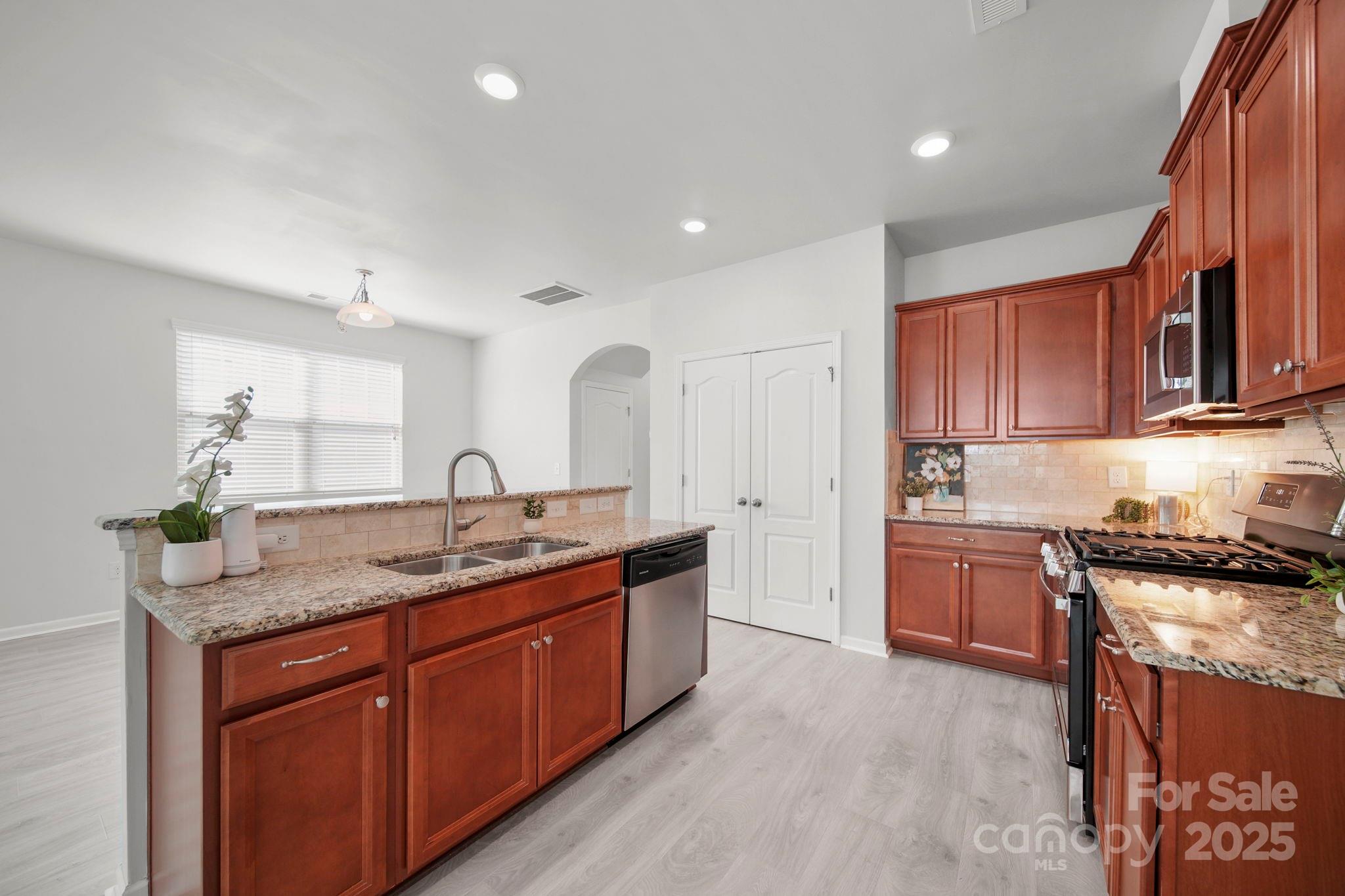 5033 Mockernut Lane Fort Mill, SC 29707 - Photo 8 of 37