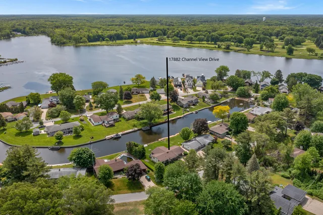 $794,900 | 17882 Channel View Drive, Spring Lake, MI 49456