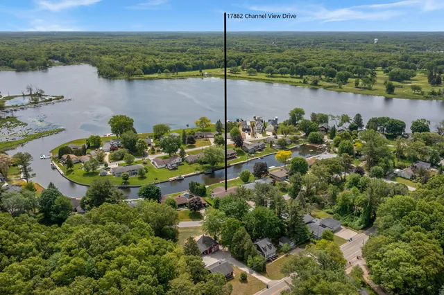 $794,900 | 17882 Channel View Drive, Spring Lake, MI 49456