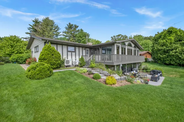 $794,900 | 17882 Channel View Drive, Spring Lake, MI 49456