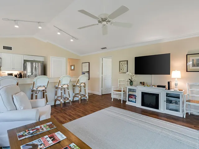 $8,500 | 1295 Winding Oaks Circle East, Unit 808, Vero Beach, FL 32963