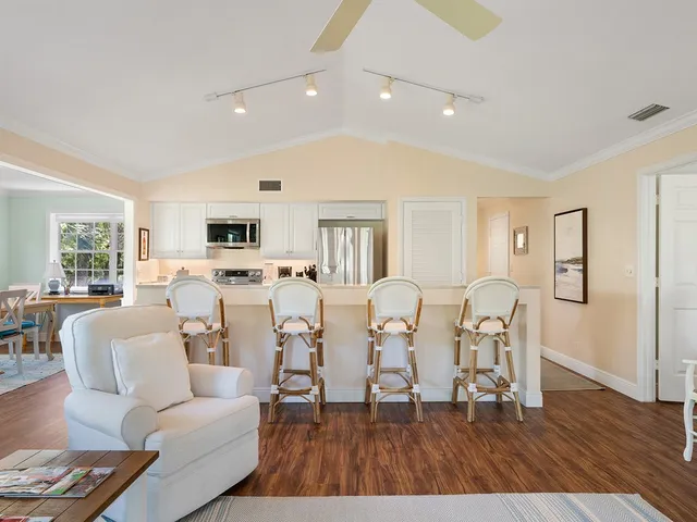 $8,500 | 1295 Winding Oaks Circle East, Unit 808, Vero Beach, FL 32963