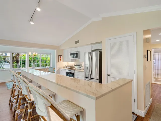 $8,500 | 1295 Winding Oaks Circle East, Unit 808, Vero Beach, FL 32963