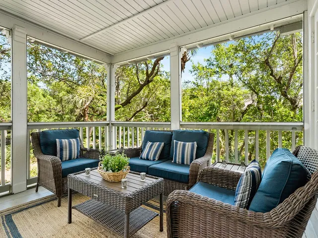 $8,500 | 1295 Winding Oaks Circle East, Unit 808, Vero Beach, FL 32963