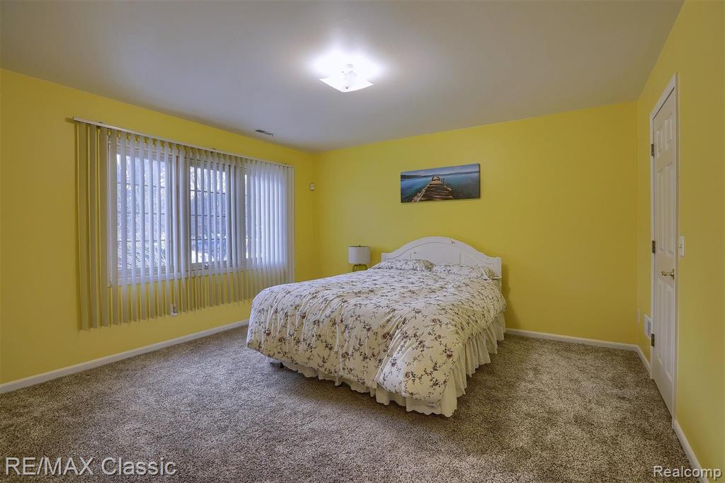 695 Plum Ridge Drive Rochester Hills, MI 48309 - Photo 5 of 38
