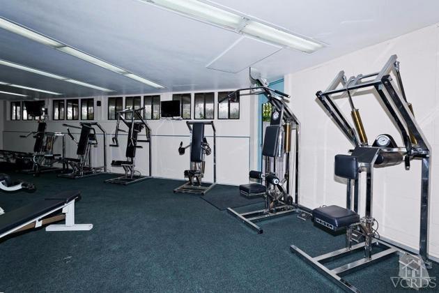 2901 Peninsula Road, Unit 150 Oxnard, CA 93035 - Photo 21 of 24 a view of a room with gym equipment