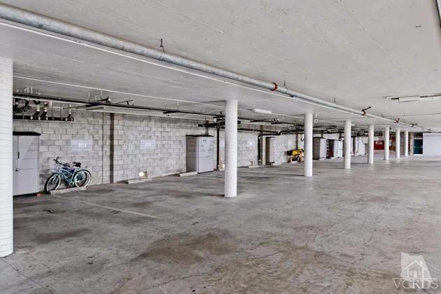 2901 Peninsula Road, Unit 150 Oxnard, CA 93035 - Photo 23 of 24 a view of a garage