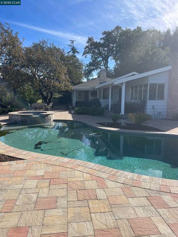 $2,590,000 | 300 Oak View Terrace, Danville, CA 94526