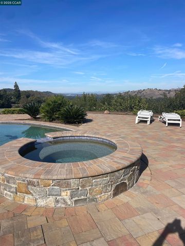 $2,590,000 | 300 Oak View Terrace, Danville, CA 94526