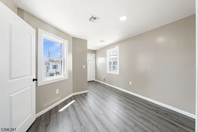 $149,900 | 15 Spruce Street, Moonachie, NJ 07074