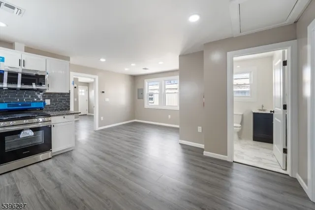 $149,900 | 15 Spruce Street, Moonachie, NJ 07074