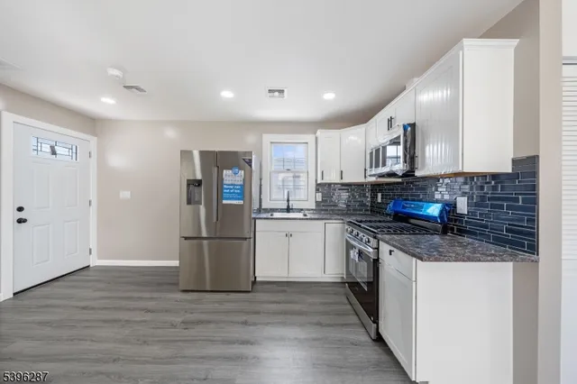 $149,900 | 15 Spruce Street, Moonachie, NJ 07074