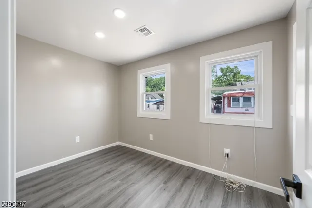 $149,900 | 15 Spruce Street, Moonachie, NJ 07074