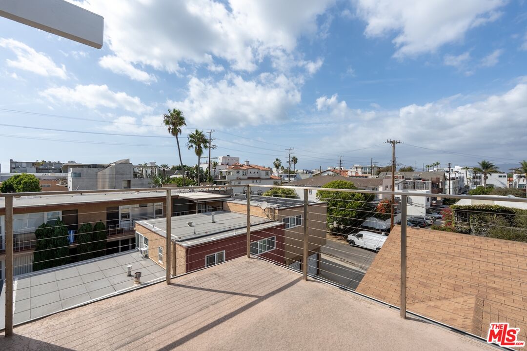 110 Fleet Street Marina del Rey, CA 90292 - Photo 5 of 18 a view of a terrace
