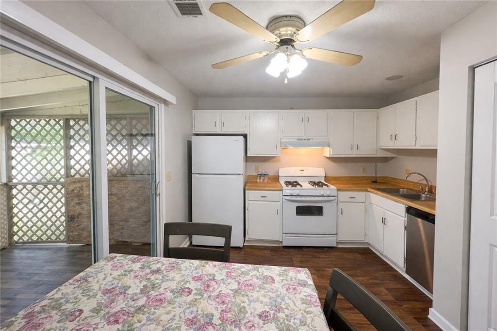 340 Red Oak Run Southwest Marietta, GA 30008 - Photo 7 of 9