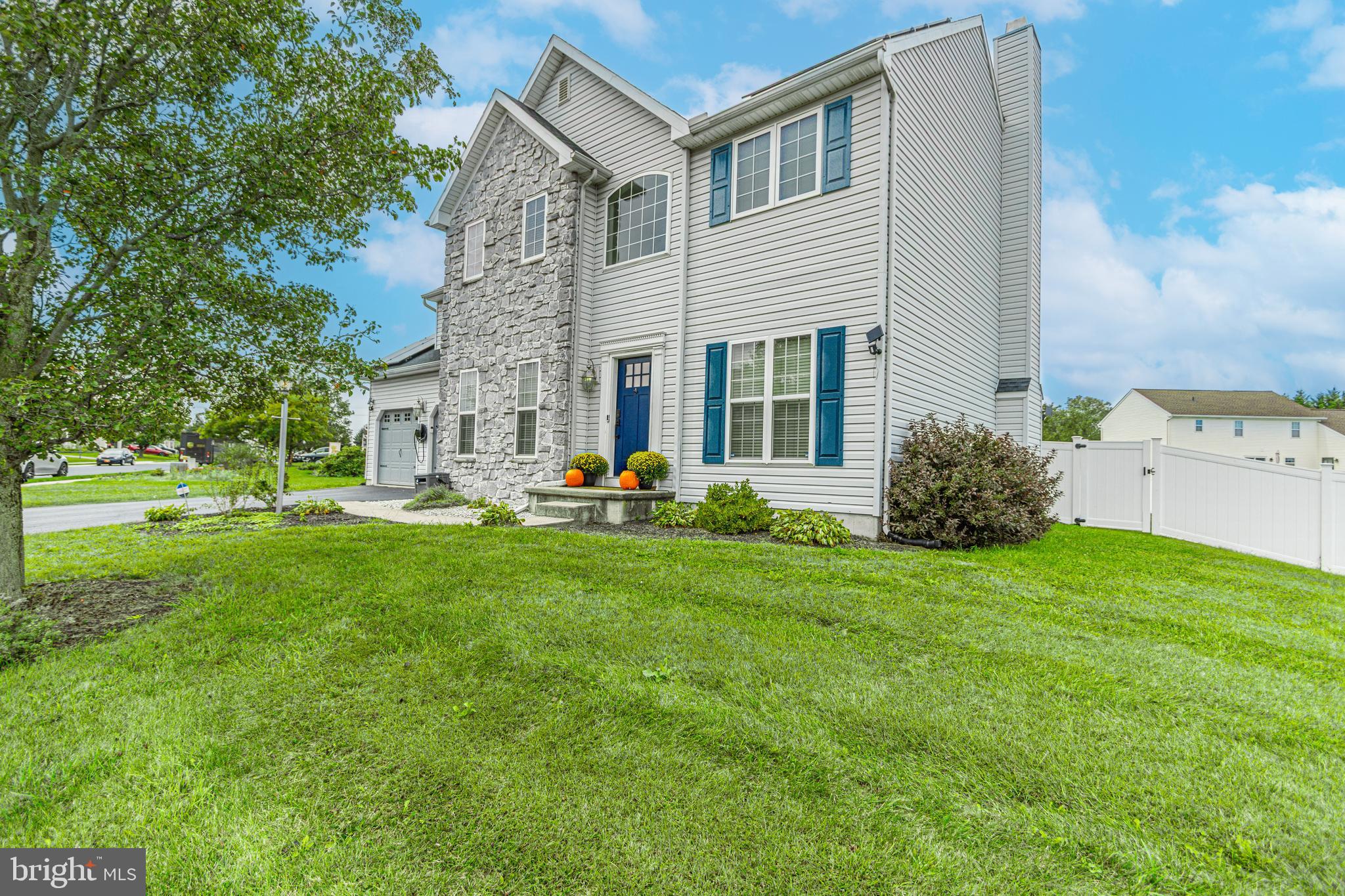 60 Fig Tree Way Manchester, PA 17345 - Photo 2 of 68 Gallery Image 2
