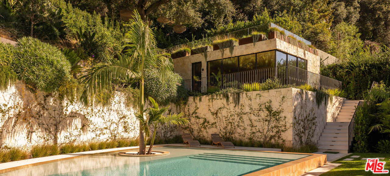 966 Stone Canyon Road Los Angeles, CA 90077 - Photo 9 of 30 a view of outdoor space