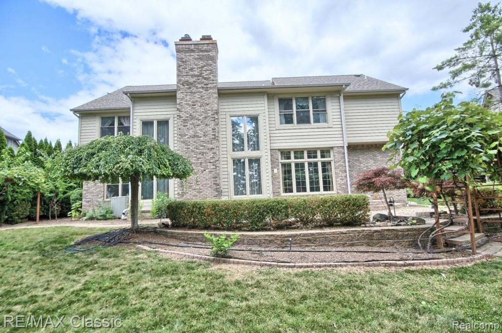 3205 Hedgewood Lane Rochester, MI 48309 - Photo 30 of 32 Rear.jpg