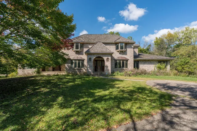 $585,000 | 101 Pohl Road, Mankato, MN 56001