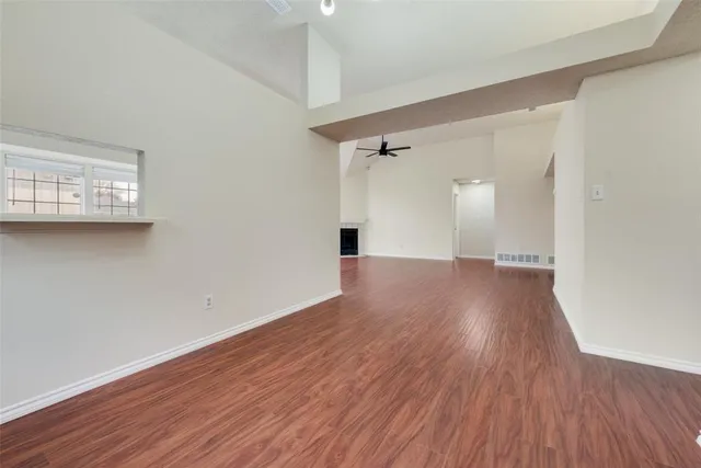 $329,900 | 2327 Cromwell Drive, Arlington, TX 76018