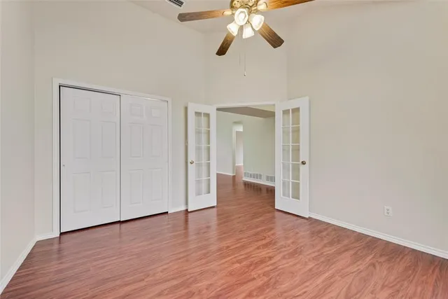 $329,900 | 2327 Cromwell Drive, Arlington, TX 76018