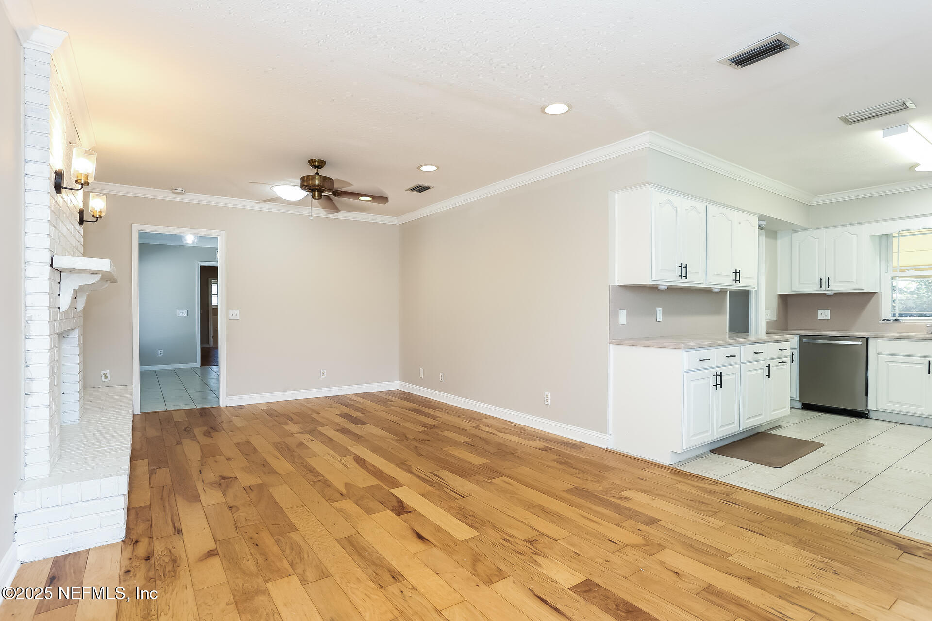 5722 Fort Sumter Road Jacksonville, FL 32210 - Photo 10 of 21 010-photo-family-room-14414242