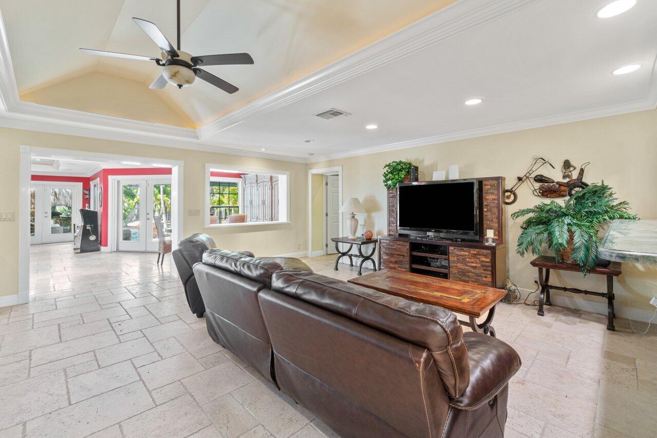 5861 Roebuck Road Jupiter, FL 33458 - Photo 14 of 74 Living Room