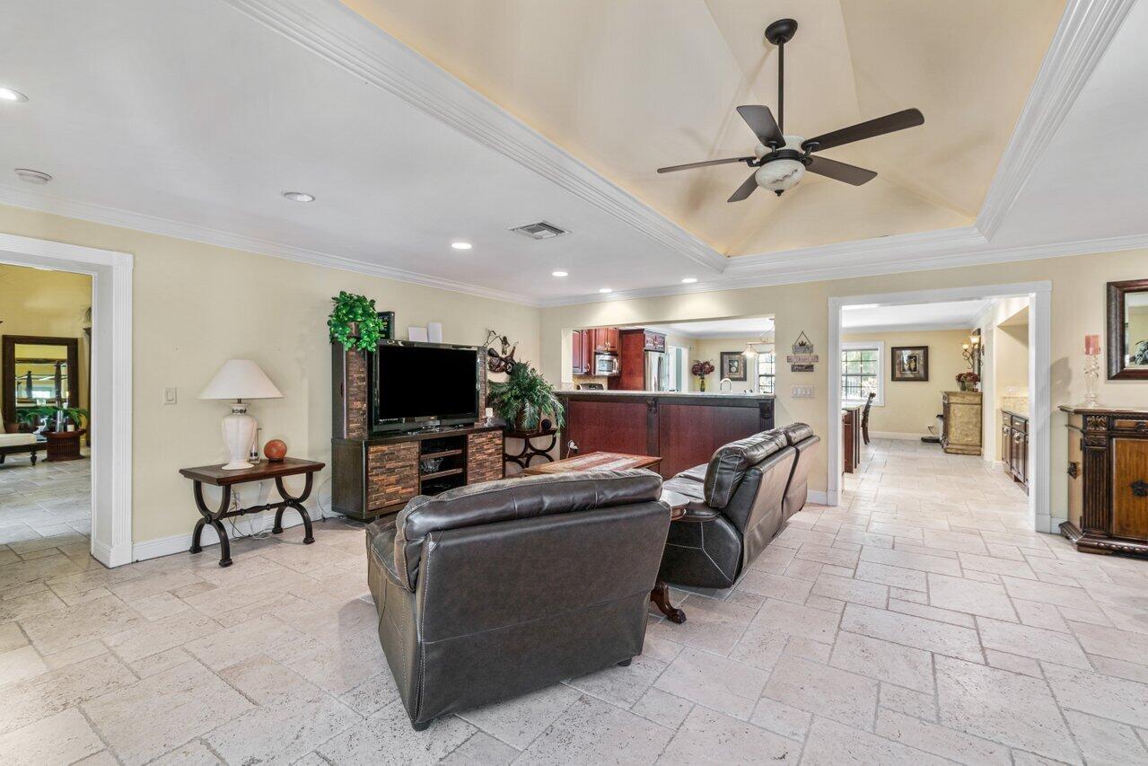 5861 Roebuck Road Jupiter, FL 33458 - Photo 15 of 74 Living Room