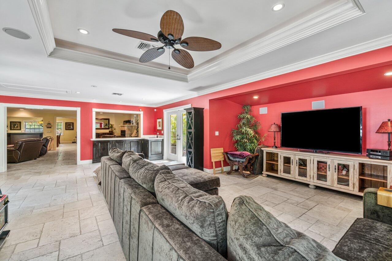 5861 Roebuck Road Jupiter, FL 33458 - Photo 21 of 74 Family Room