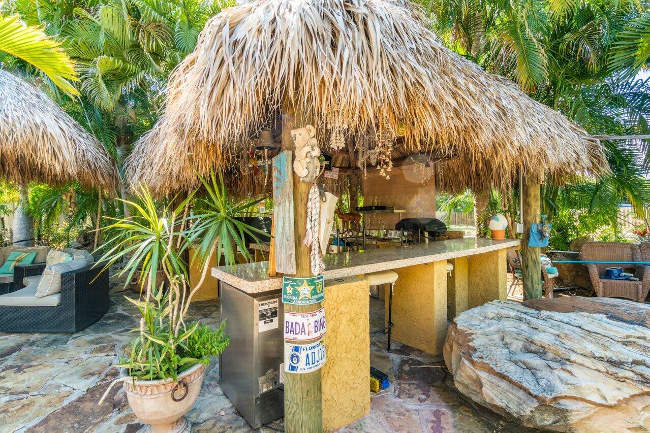 5861 Roebuck Road Jupiter, FL 33458 - Photo 46 of 74 Summer Kitchen