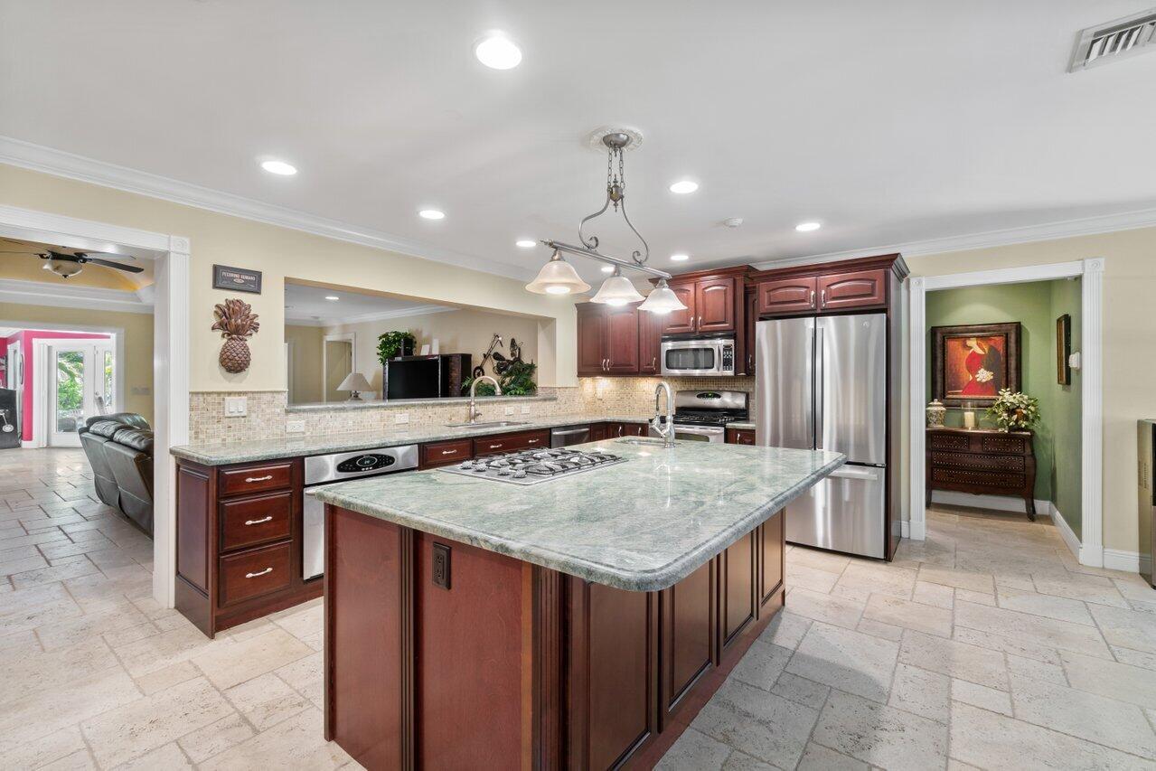 5861 Roebuck Road Jupiter, FL 33458 - Photo 7 of 74 Kitchen
