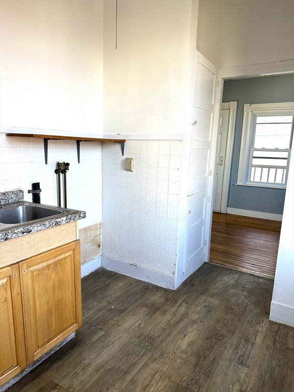 33 Russell Street Worcester, MA 01609 - Photo 11 of 23 Gallery Image 11