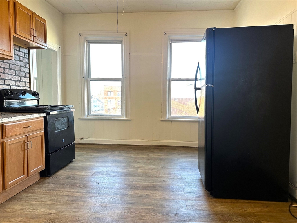 33 Russell Street Worcester, MA 01609 - Photo 8 of 23 Gallery Image 8