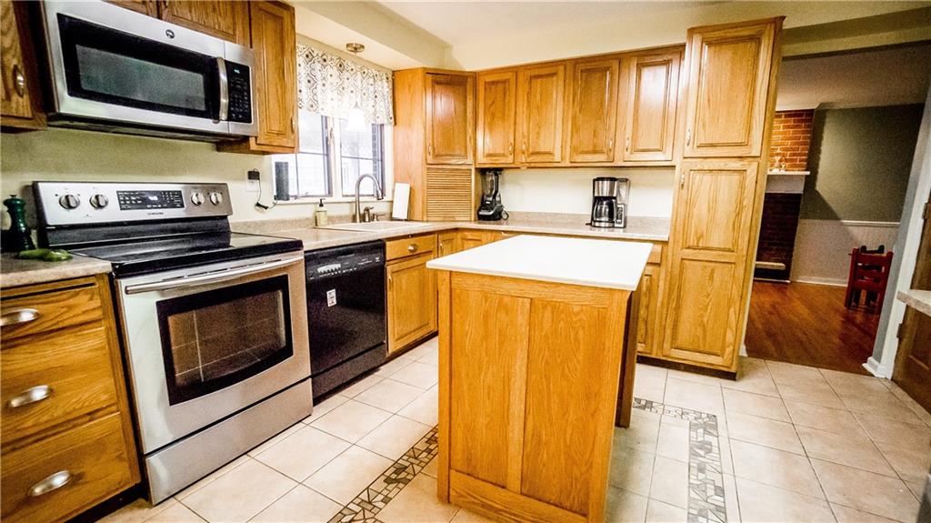 2406 Fairhill Road Sewickley, PA 15143 - Photo 6 of 25 Gallery Image 6