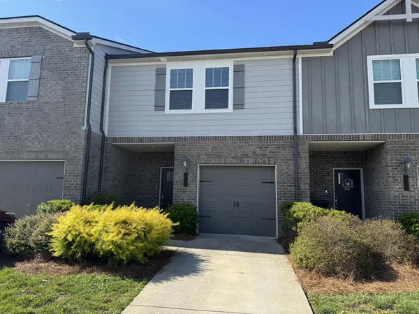 $1,825 | 958 Oak Ridge Lane, Columbia, TN 38401