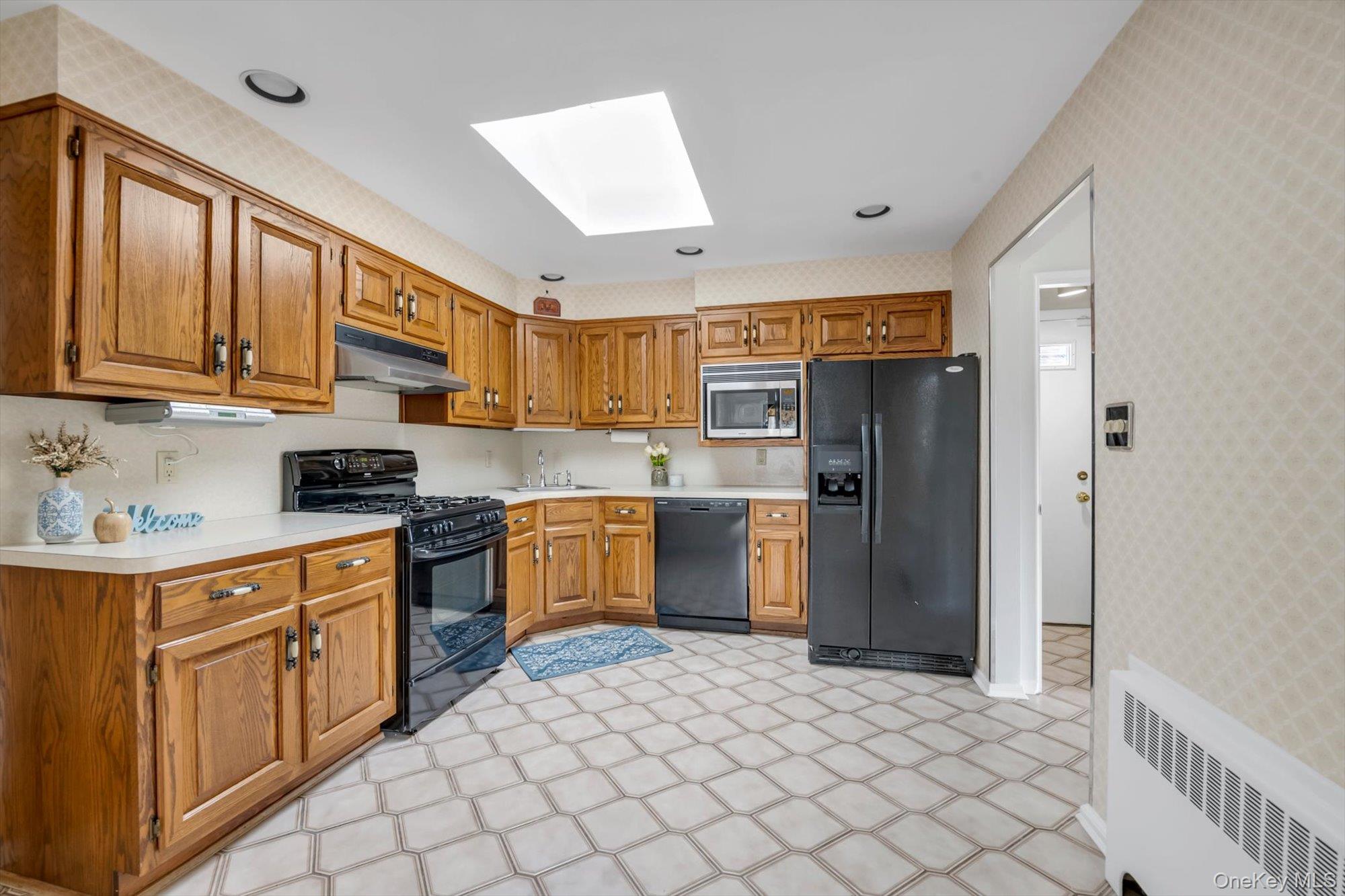 57 Lawrence Road Hempstead, NY 11550 - Photo 6 of 19