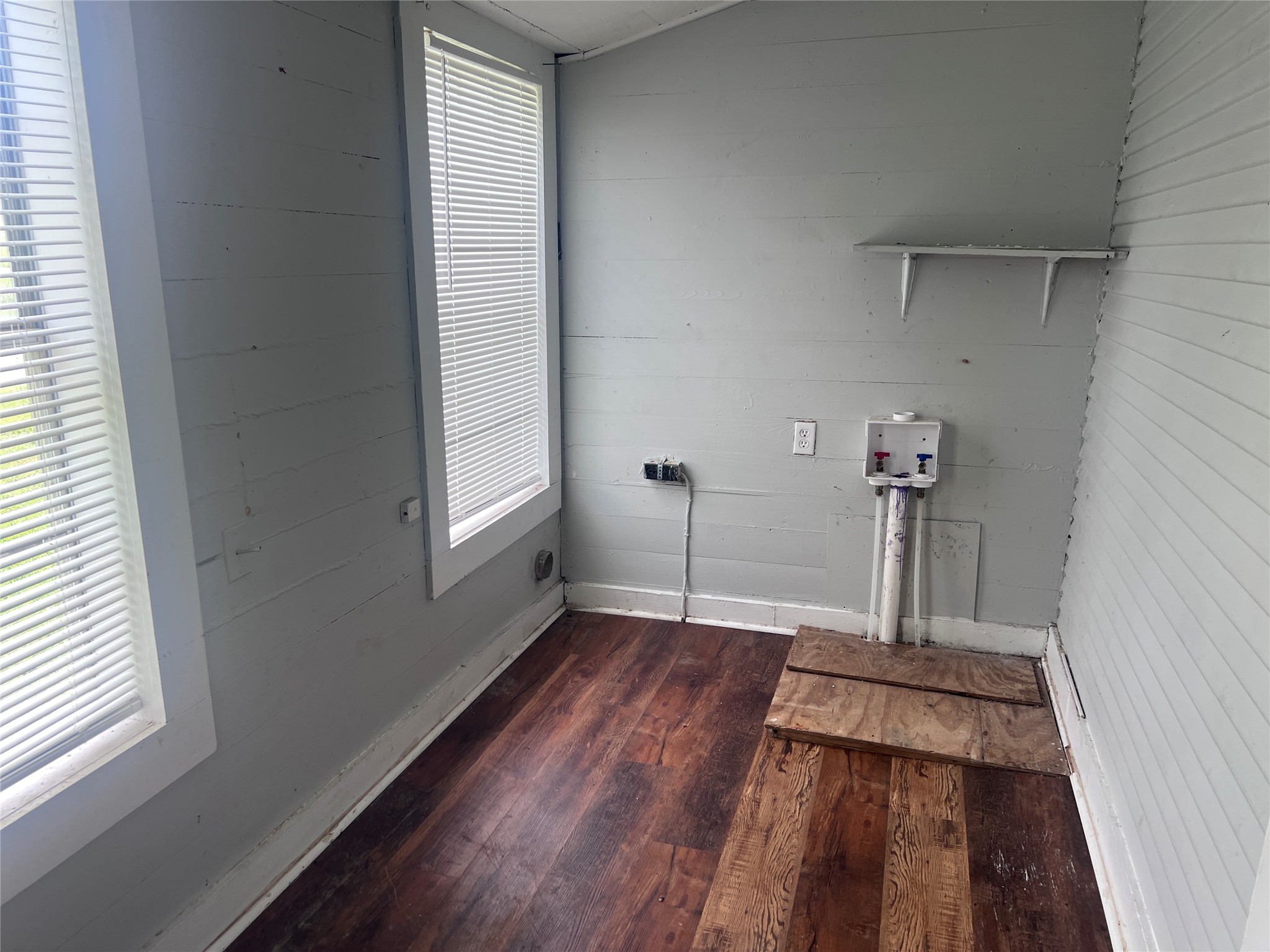 613 Harrison Lane Wharton, TX 77488 - Photo 8 of 10 a view of entryway with wooden floor