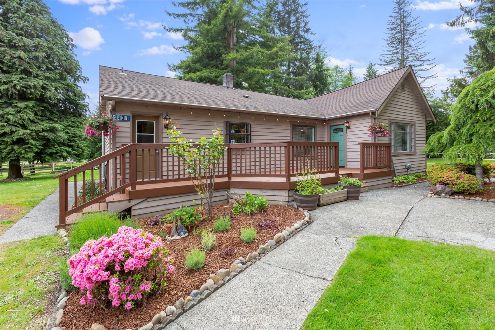 4431 Dyes Inlet Road Northwest Bremerton, WA 98312 - Photo 1 of 39 Gallery Image 1