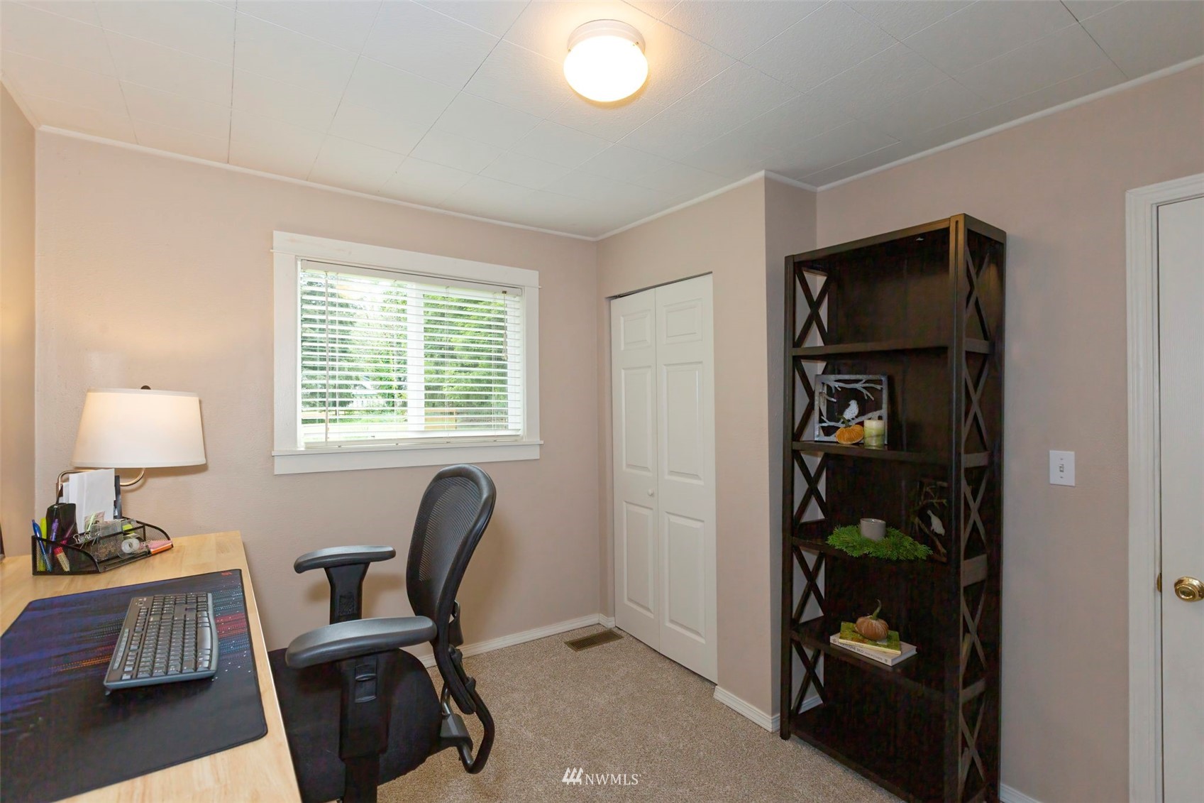 4431 Dyes Inlet Road Northwest Bremerton, WA 98312 - Photo 14 of 39 Gallery Image 14